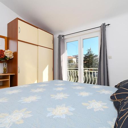 Apartments Biserka - 50 M From Beach Трогір Екстер'єр фото