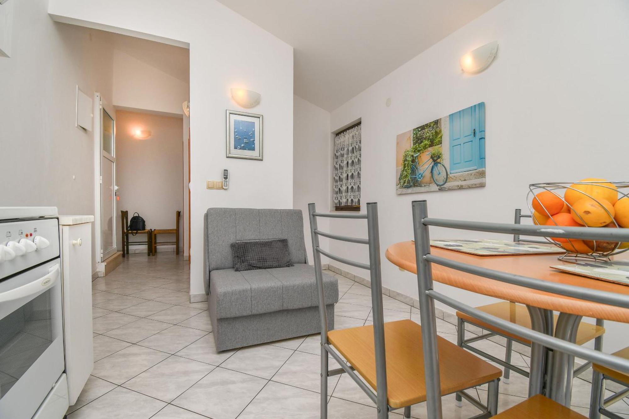 Apartments Biserka - 50 M From Beach Трогір Екстер'єр фото